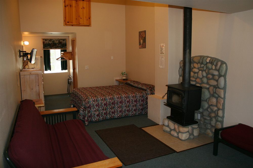 Honey Bear Lodge & Cabins بيغ بير لاكي، سان بيرناردينو، كاليفورنيا المظهر الخارجي الصورة