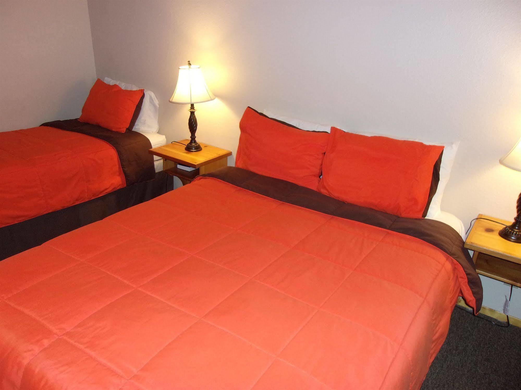 Honey Bear Lodge & Cabins بيغ بير لاكي، سان بيرناردينو، كاليفورنيا المظهر الخارجي الصورة