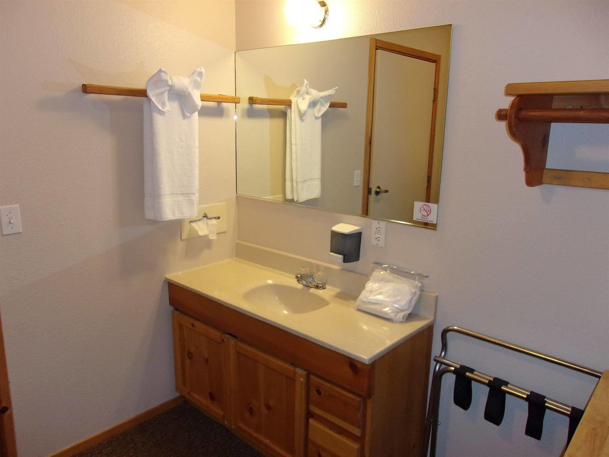 Honey Bear Lodge & Cabins بيغ بير لاكي، سان بيرناردينو، كاليفورنيا المظهر الخارجي الصورة